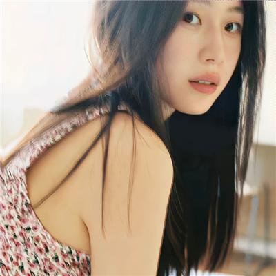 小白兔海报