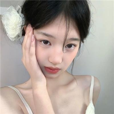 女猫海报